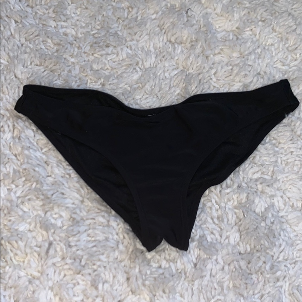 Cheeky bikini bottoms